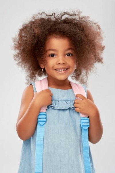 Niña redimensionada (1400 × 1920 px)